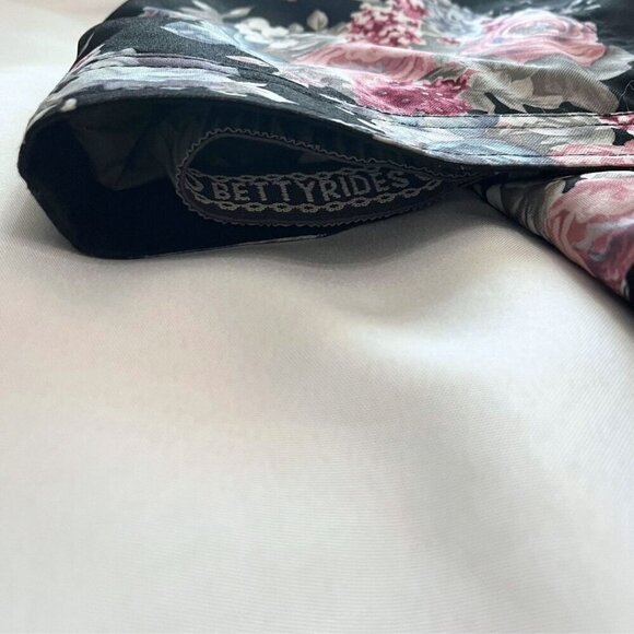 BETTY RIDES BLACK PINK FLORAL FLARED SNOWBOARD WINTER PANTS - S - Picture 15 of 16